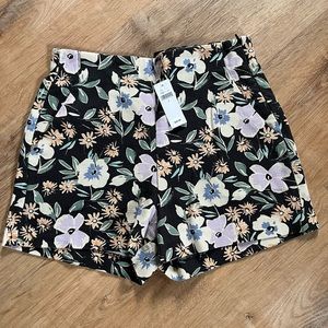 NWT - Gap Shorts